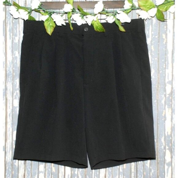 PGA Tour Men's Black Golf Shorts Size 40 Pockets Pleated Front Classic Look - Picture 1 of 4